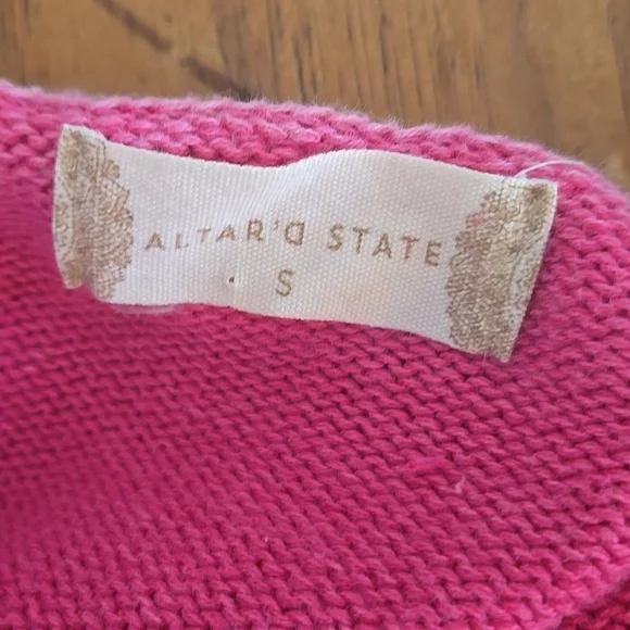 Altar'd State Anthropologie Washed Red Pink Cable Knit Crop Sweater - Picture 6 of 7